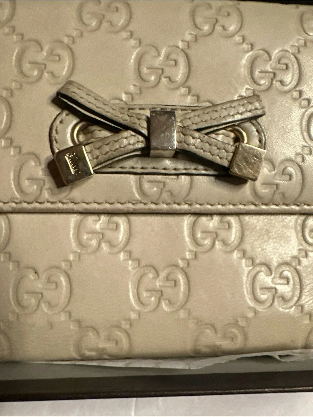 Gucci Cream Embossed GG Bow BiFold Leather Wallet with Box - Picture 2 of 14